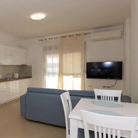 Sea View Luxury Apartament *