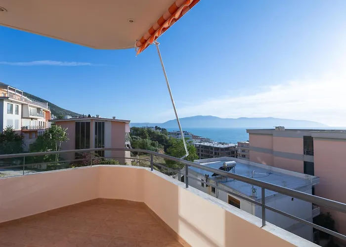 Sea View Luxury Apartment Vlorë